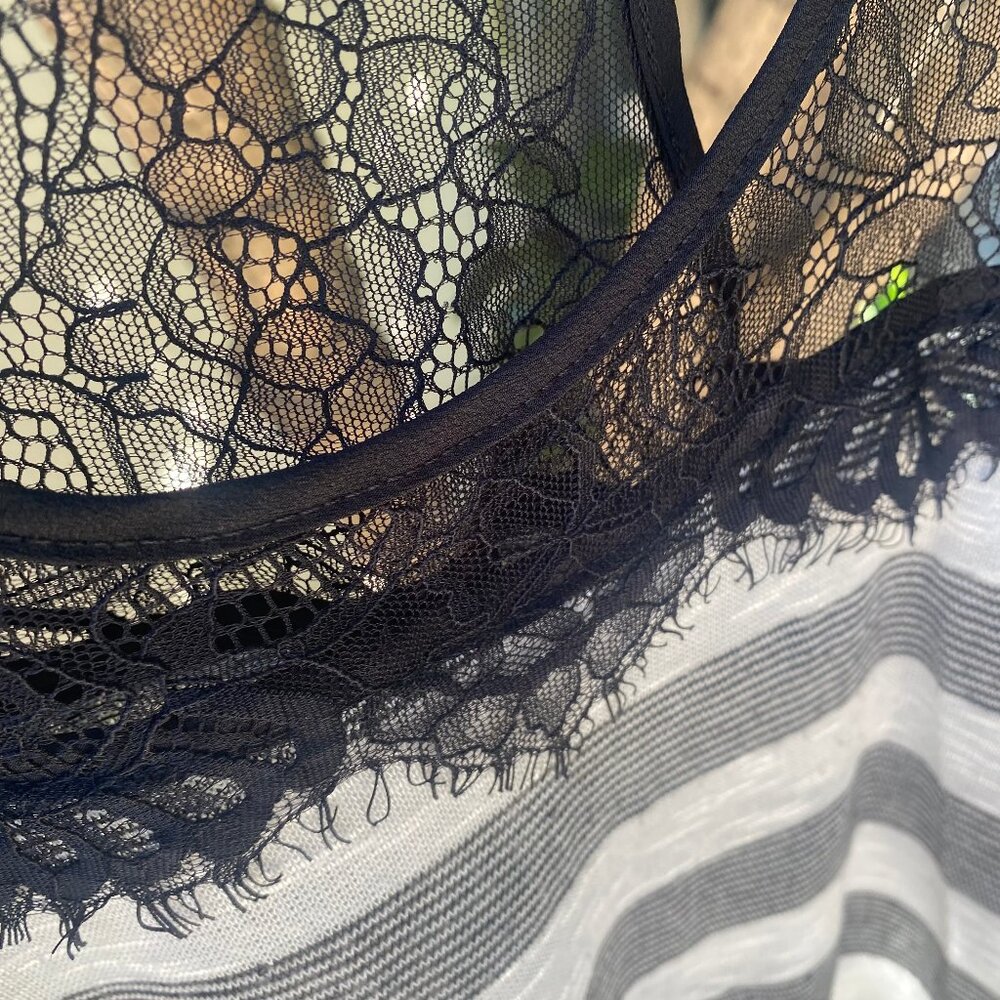 Women's Black Lace Striped Tank top Size Medium - Picture 5 of 10